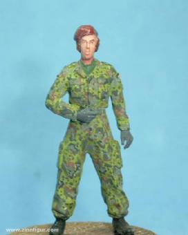 Bundeswehr Soldatin mit Feldbluse 