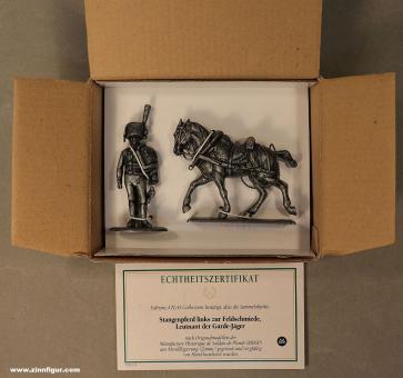 Atlas-Verlag : Cheval de barre à gauche à la forge de campagne et lieutenant des chasseurs de la garde à cheval, 1804 à 1815 